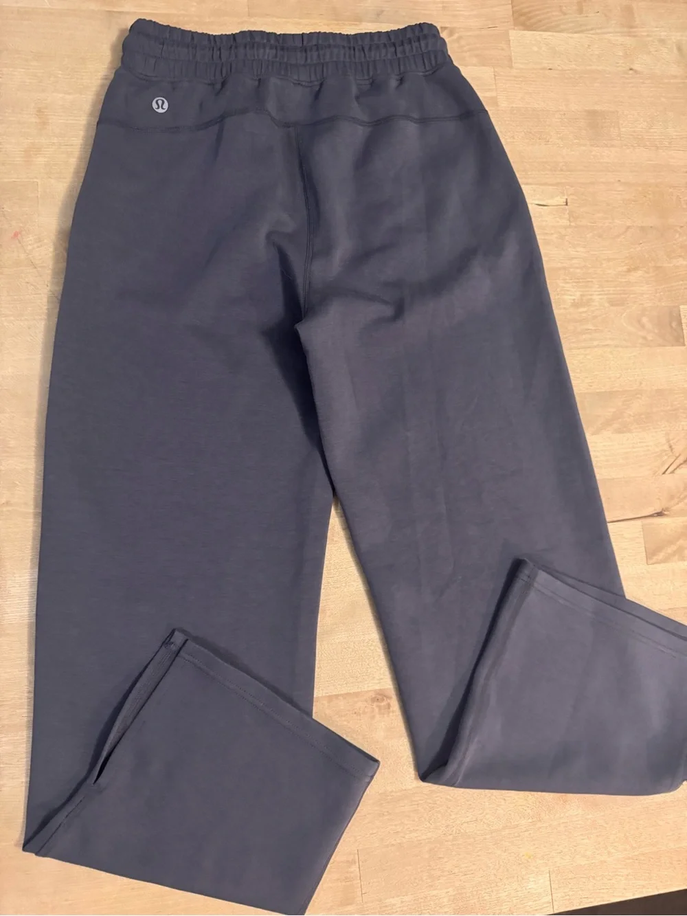 lululemon athletica Women's soft stream gray straight leg pants